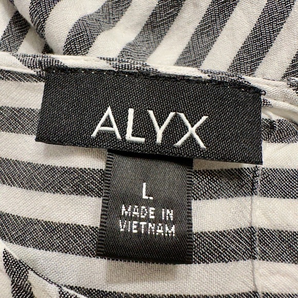 ALYX, WOMENS STRIPE TOP IN BLACK & WHITE. 3/4 SLEEVE, HI-LOW HEM. SIZEL - Picture 6 of 7